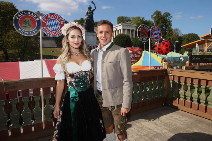 Rafinha-wife-Carolina-Oktoberfest-490651128.jpg